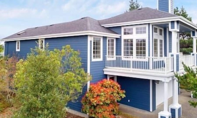 Warrenton Casa | Oregon Coast Gem: Beach, Lake & Family Friendly