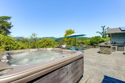 Marcola Casa | Oregon Farmhouse Hideaway on 53 Acres
