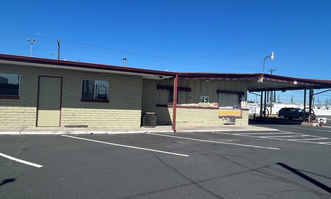 Ontario Hotel | Oregon Trail Motel By Townhouse Ontario Or