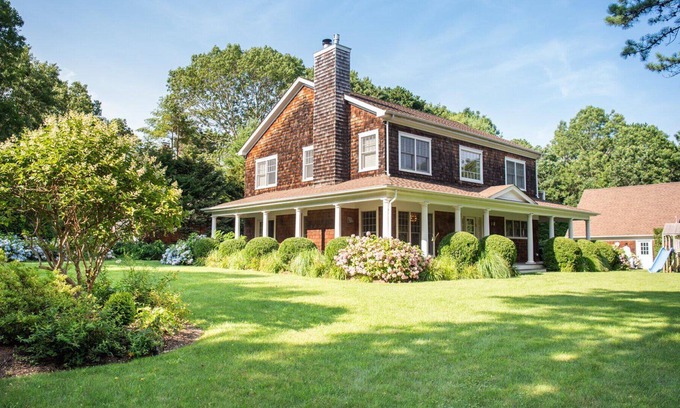 Wainscott Woods Casa | Organic Modern meets Boho-style home with private pool, pool house,...