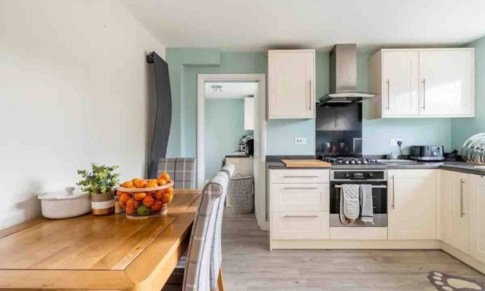 Tea Green Casa | Ori's Double Room near Luton Airport