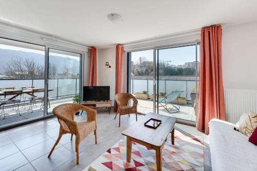 Cran-Gevrier Apartamento | Origami - T3 new & cozy 2 steps from the center of Annecy with WiFi &