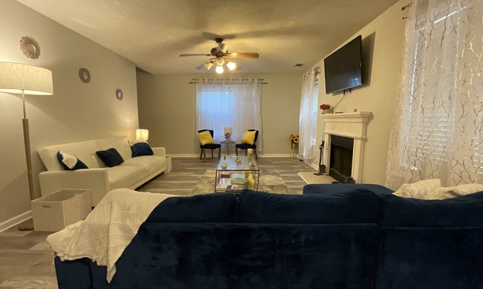 Cliftondale Casa | Original BeeNomadic ATL, Comfy Home Minutes From Airport & Downtown