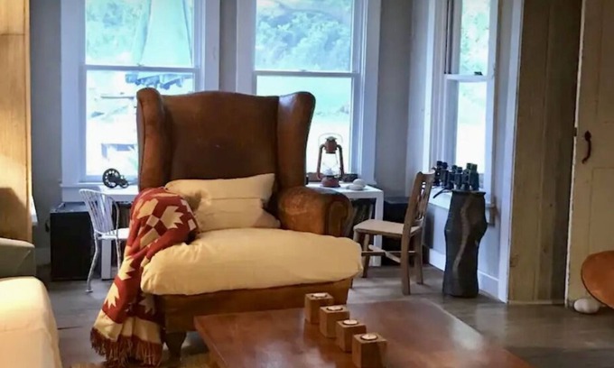 Block Island Casa | Original Block Island Farmhouse Convenient location to beach in town.