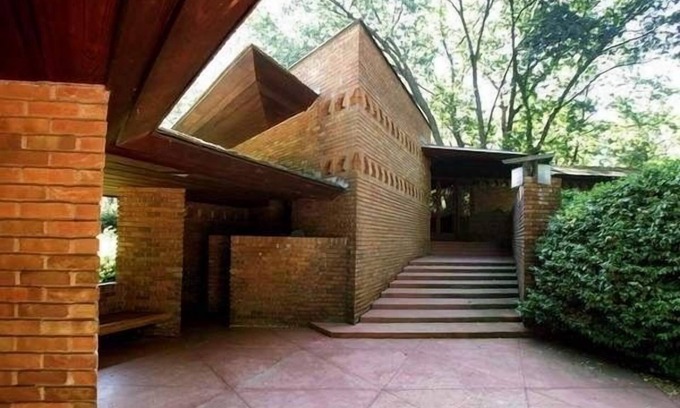 Angell Casa | Original Frank Lloyd Wright Home aislada con Tea House