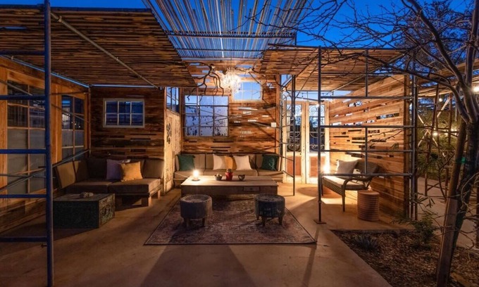 Joshua Tree Highlands Cabina | Original Homestead Cabin with pool!
