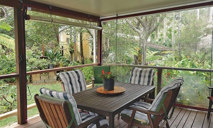 Amity Point Casa | Original house, large gardens in bush setting