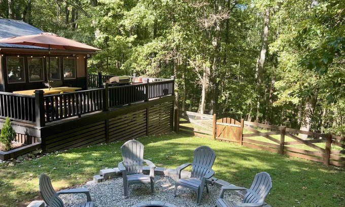 The Woods Cabina | ✬Orion’s Getaway✬ Large deck+Gameroom+Wood Stove