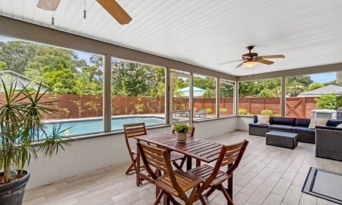 Altamonte Springs Casa | Orlando Poolside Oasis