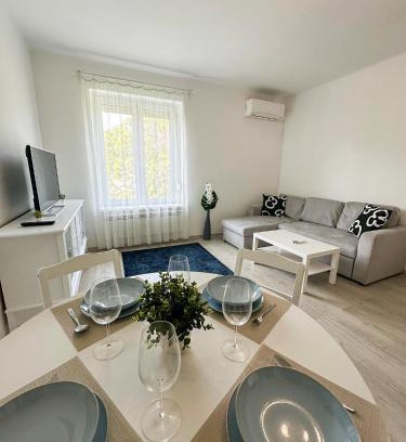 Szentimrevaros Apartamento | Orlay Gellért Hill View 4TH FLOOR NO ELEVATOR