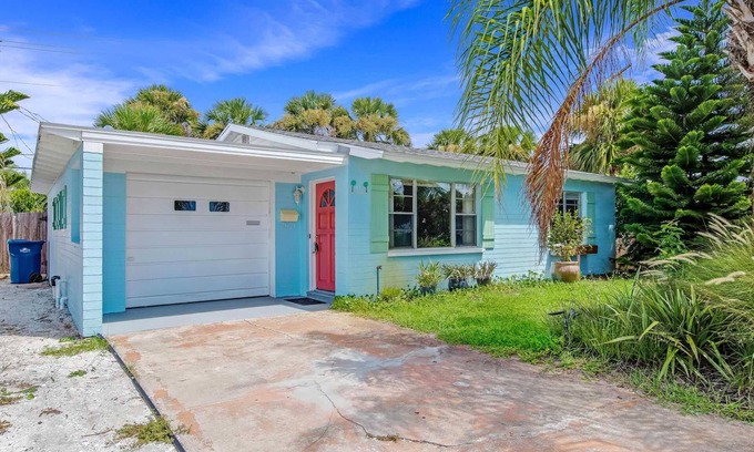 Seaside Homes Cabaña | Ormond Beach Cozy Cottage