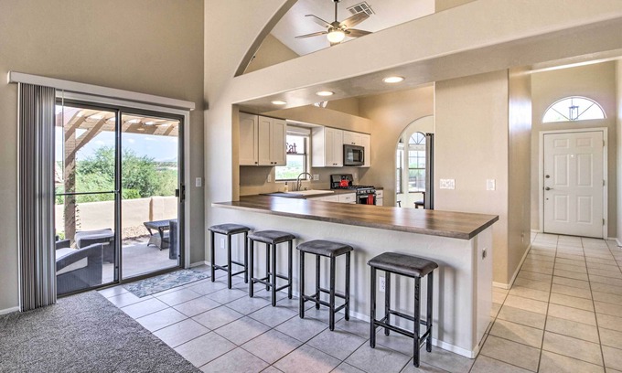Catalina Shadows Estates Cabaña | Oro Valley Home w/ Hot Tub & Mountain Views!
