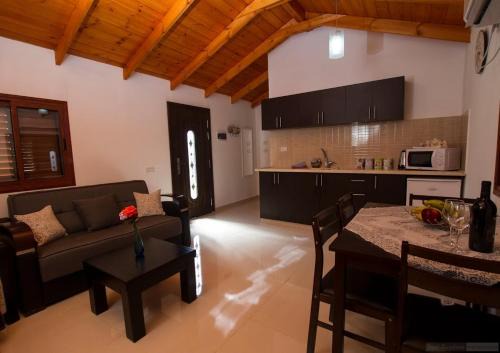 Kela Alon Chalet De Esquí | Orr Halevana