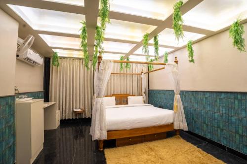 Gurugram Hotel | Orsom Stays Sassy - Sector 42