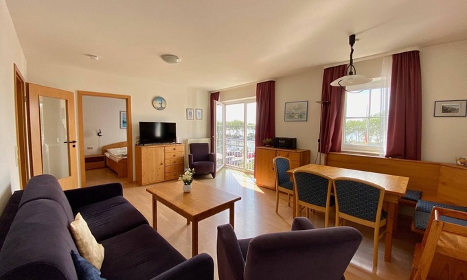 Orth Apartamento | Orth B16 - great harbor and Baltic Sea view