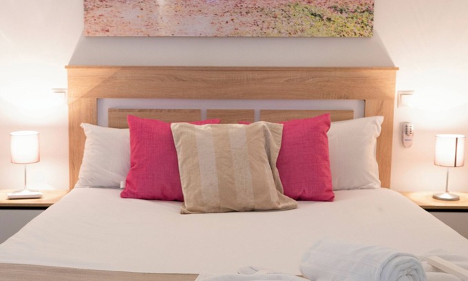 Almenara Apartamento | Oshun Plaza Castilla