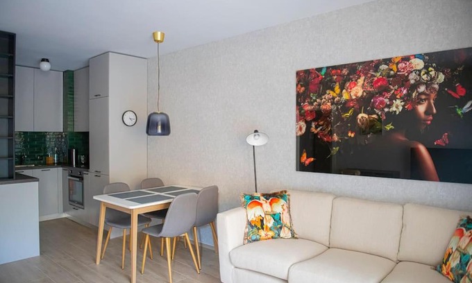 Sofia City Center Apartamento | Oslo: A modern furnished apartment with parking