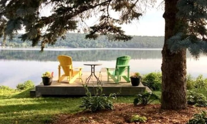 Rideau Lakes Cabaña | Osprey Nest Lakefront -sleeps 12, close to village
