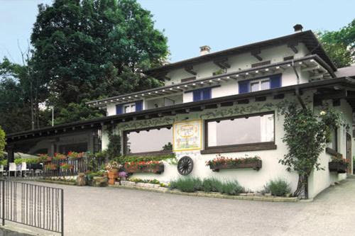 Gignese Cama Y Desayuno | Osteria delle 3V
