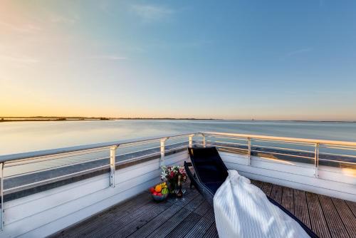 Olpenitz Casa | Ostseewind: Wasserblick, finnische Sauna, Whirlwanne, Kamin, 2 Parkplaetze