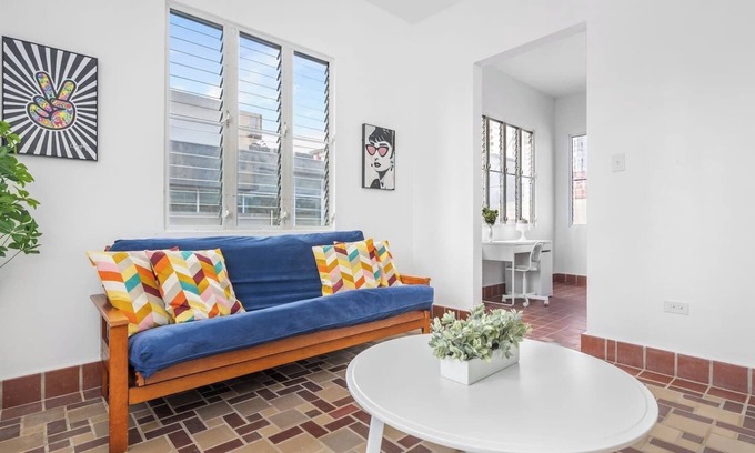 Sagrado Corazon Apartamento | Otium | King Sized | Free Snacks | Pet Friendly