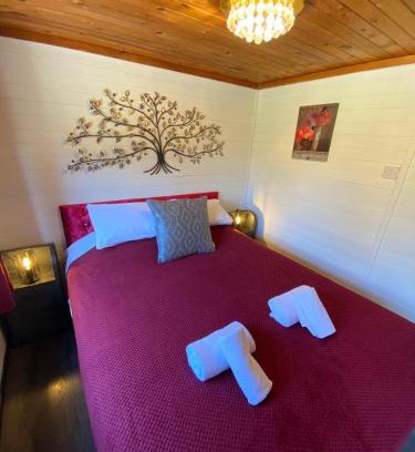Warminster Casa | Otter 2 HuntersMoon- Warminster-Wiltshire-Bristol