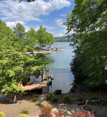 Huddleston Casa | Otter Crossing