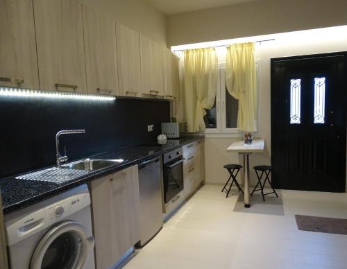 Benitses Apartamento | Otto House Bennitses Beach