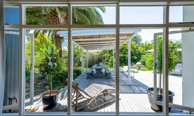 George Casa | Oude Berg Guesthouse