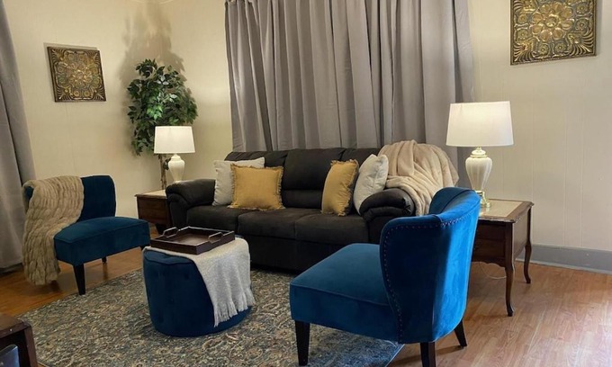 Knoxville Apartamento | Oui! Not Your Grandmother's Property