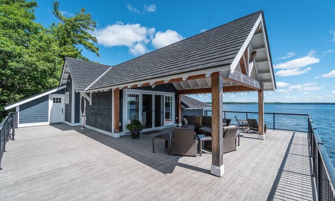 Port Carling Cabaña | OUNO Island on the prestigious Lake Rosseau