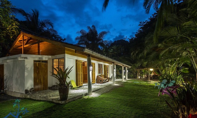 Punta Uva Chalet De Esquí | Our BEACHFRONT Bungalow en Punta Uva