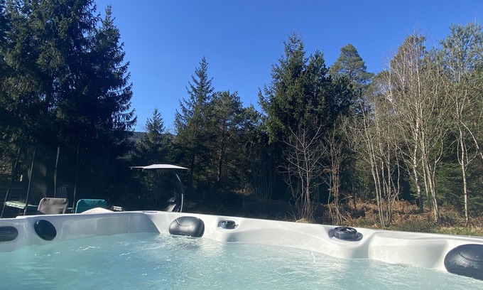 Vagney Casa | Our cocoon: jacuzzi chalet facing the forest 20 min from La Bresse 25 min from Gerardmer