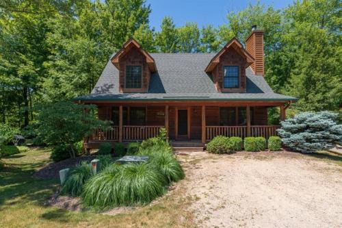 Saugatuck Casa | Our Get Aweigh - Cabin Retreat - private hot tub - community pool - Goshorn Lake Access