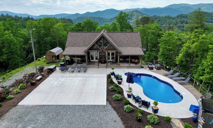 Robbinsville Casa | Our Happy Place in Robbinsville