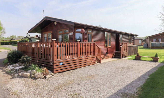 Yealand Conyers Cabaña | OUR HAPPY PLACE, pet friendly, character holiday cottage in Carnforth