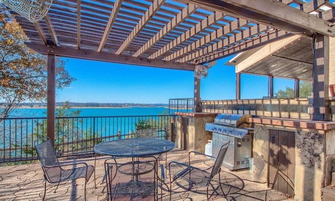Canyon Lake Casa | Our Lake View Cl 1683 4 Bedroom Home by RedAwning