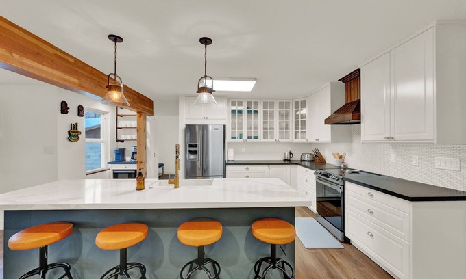 Canyon Rim Casa | Our "Slice of Heaven, located near ski resorts, U of U and Downtown Salt Lake