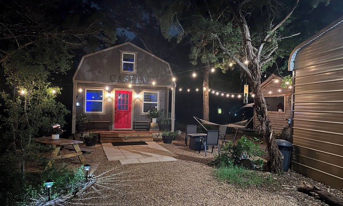 Scenic Oaks Cabaña | Our Tiny House is Peaceful, it is a place for relaxing and enjoying.