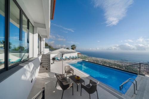 Monte Villa | OurMadeira - Monte White House