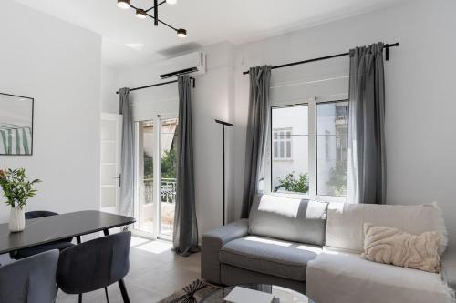 Vyronas Apartamento | Ousakiou Residence by Staycom