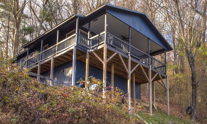 West Jefferson Cabina | Out of the Blue Cabin, A Mountain Escape