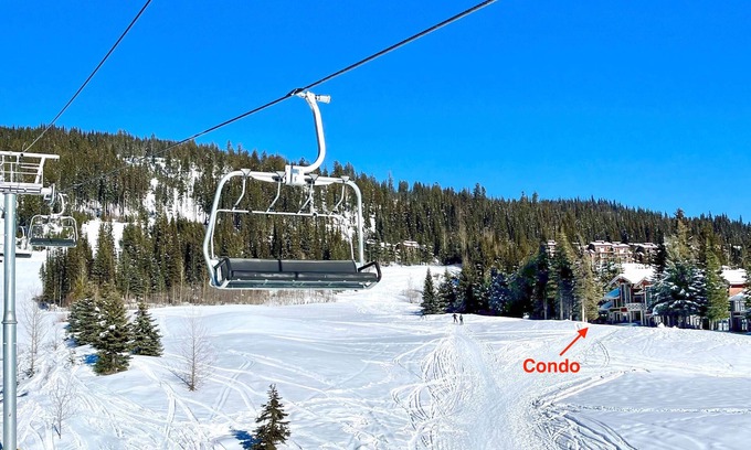 Sun Peaks Condominio | Outdoor Adventure at Sun Peaks 33 - True Ski In/Out Access