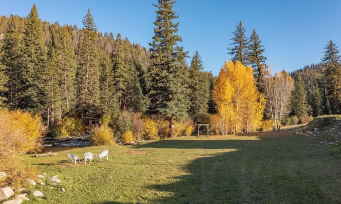 Almont Casa | Outdoor Enthusiast's Haven: Fish, Hike & Explore from Cozy River Cabins
