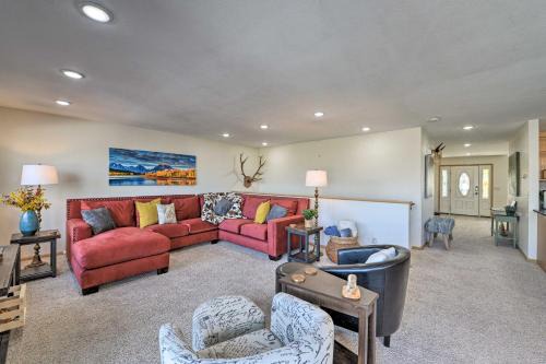 Lander Casa | Outdoor Enthusiasts Retreat with Hot Tub, Deck