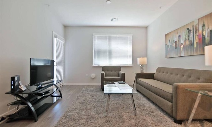 Menlo Park Apartamento | Outdoor Heated Pool & Rooftop | Menlo Park | Baylands