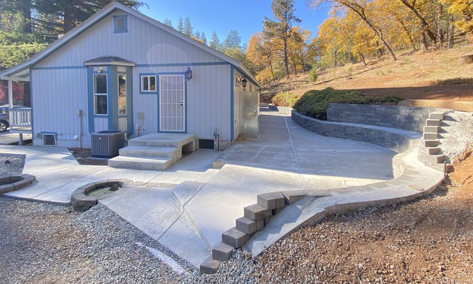 Colfax Casa | Outdoor paradise Sierra foothills peaceful meadow country home on 1ac Tahoe ~1hr