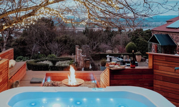Legana Casa | Outdoor Spa and Sauna with Spectacular Views