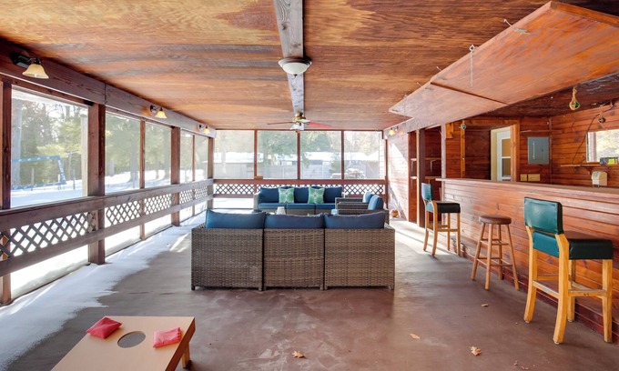 Eagle River Cabaña | Outdoor Wet Bar: Spacious Eagle River Retreat!