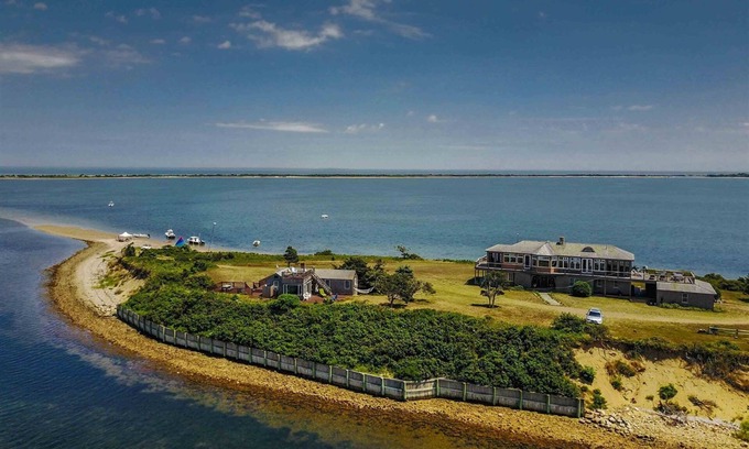 Edgartown Casa | Outermost Island Compound w Private Beach & 360 Water Views